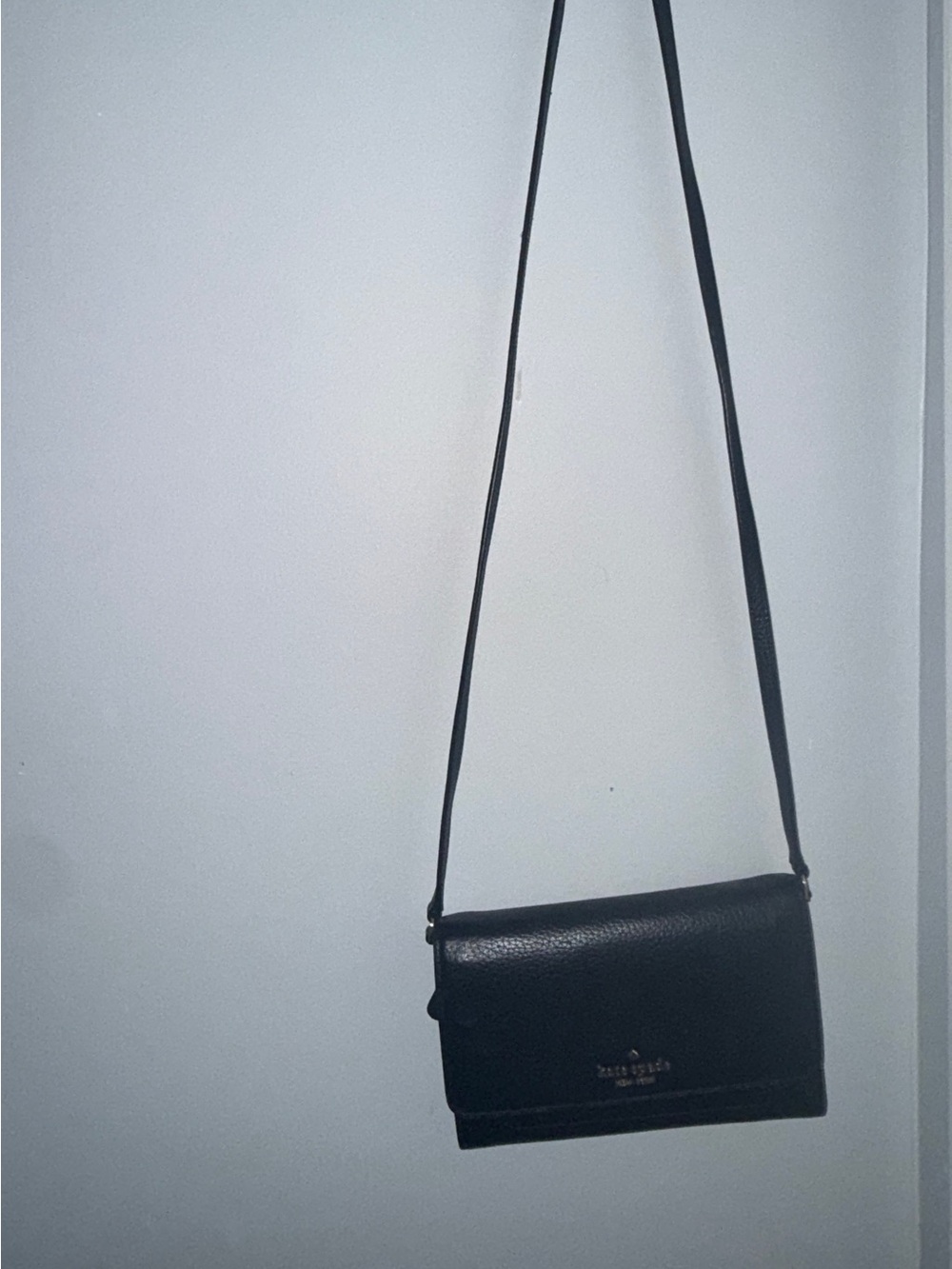 kate spade black pebbled wallet leather flap crossbody with gold logo